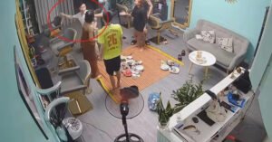 Công an mặc thường phục có được bắt giữ người?