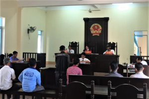 Đương sự được phép vắng mặt tối đa bao nhiêu lần?