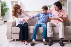 Không cấp dưỡng đủ cho con có quyền thăm con không?