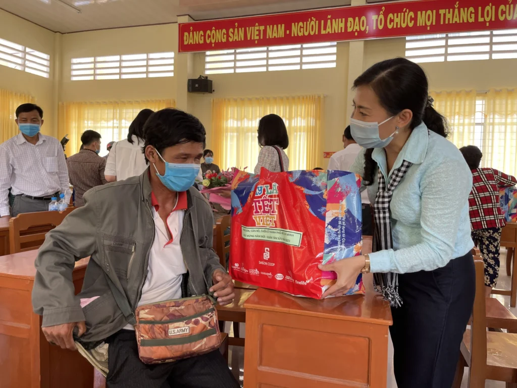 Từ thiện không thể là nơi lợi dụng lòng tin cộng đồng